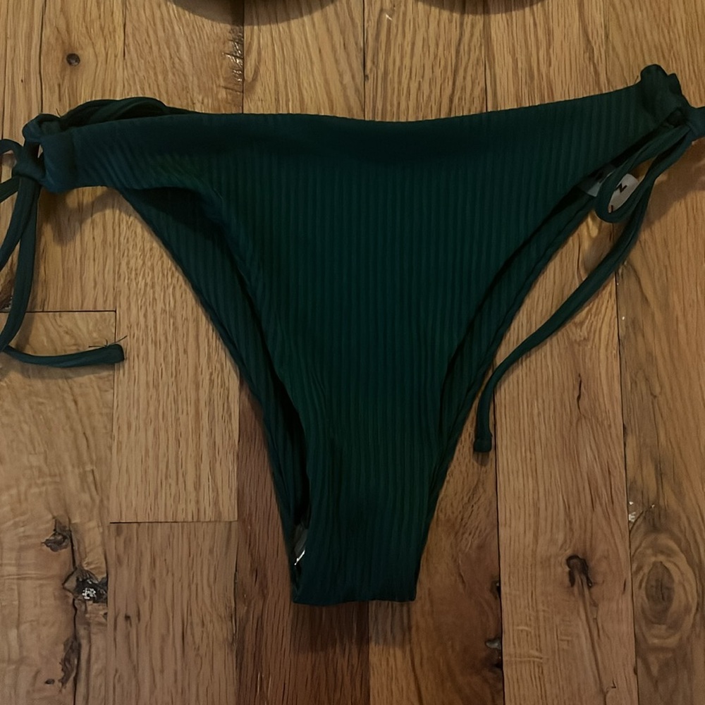 SHEIN Green Classic Bikini Set - Picture 3 of 3